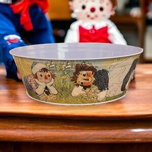 Vintage Raggedy Ann & Andy Collectible Oval BLUE TIN BASKET CONTAINER  W/Handles